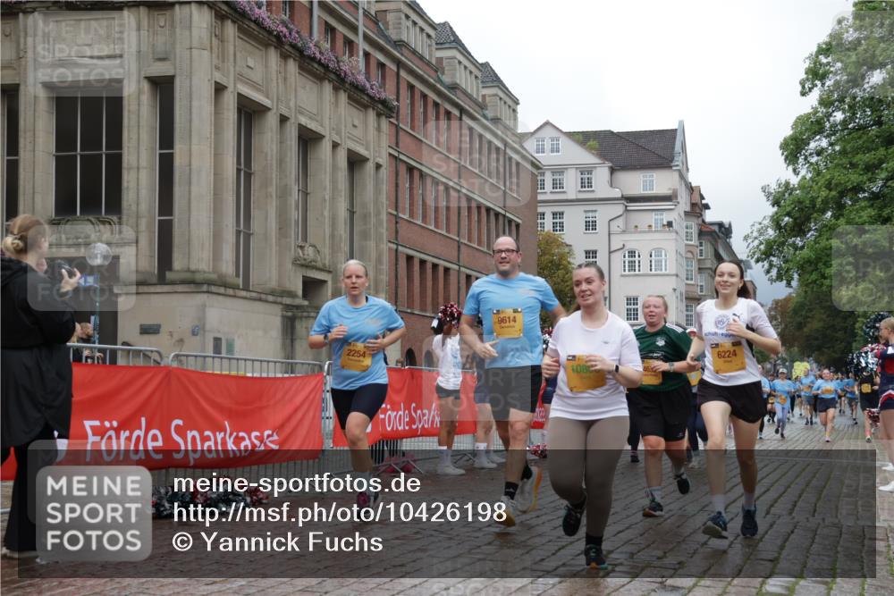 13.09.2026 - Kiel Lauf Yannick Fuchs http://msf.ph/oto/10426198 13.09.2026 11:03:51 Ziel 643, 1089, 1505, 1699, 2262, 2807, 2930, 5377, 7205, 7413, 7764, 9180, 9581, 9955, 10856, 11172, 11930, 697, 1698, 2254, 2724, 2846, 2878, 3049, 3155, 3744, 4074, 4658, 4854, 5588, 5820, 6224, 6341, 6524, 6525, 6953, 7282, 7656, 8288, 8946, 9331, 9363, 9614, 9955, 10806, 12650, 978, 1902, 1906, 3120, 3378, 4936, 5007, 5008, 8107, 10130, 10567, 11151, 11152, 11381, 12465, 1923, 2254, 2975, 4757, 5893, 6224, 6319, 6669 meine-sportfotos.de