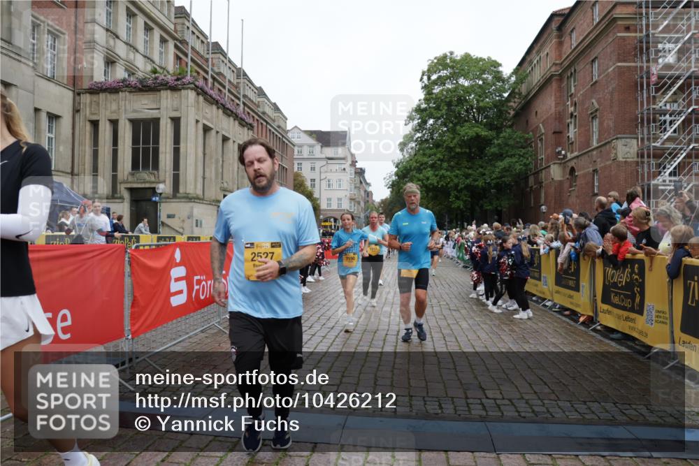13.09.2026 - Kiel Lauf Yannick Fuchs http://msf.ph/oto/10426212 13.09.2026 09:46:47 Ziel 2527, 2718, 3033, 3035, 3808, 4087, 4906, 6048, 6638, 7190, 7213, 7446, 7675, 7754, 7921, 8409, 8887, 8929, 8994, 9141, 10322, 12725, 167, 181, 288, 442, 3033, 3035, 3052, 3361, 3954, 5855, 5955, 6355, 6577, 6857, 7308, 7439, 8125, 8929, 9832, 10117, 10177, 10913, 10946, 11316, 11859, 11861, 12173, 12495, 12552, 12621, 1402, 2759, 2779, 4238, 4940, 5217, 5351, 6074, 6207, 7731, 9385, 10009, 10301, 10731, 10742, 10744, 12622, 2482, 3052, 3954, 5855, 8125 meine-sportfotos.de