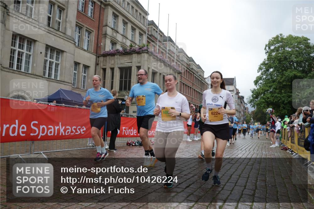 13.09.2026 - Kiel Lauf Yannick Fuchs http://msf.ph/oto/10426224 13.09.2026 11:03:52 Ziel 643, 1089, 1505, 1699, 2262, 2807, 2930, 3120, 5377, 7205, 7413, 7764, 9180, 9581, 10567, 10856, 11172, 11930, 697, 1698, 2254, 2724, 2846, 2878, 3049, 3155, 3744, 4074, 4658, 4854, 5588, 5820, 6224, 6341, 6524, 6525, 6953, 7282, 7656, 8288, 8946, 9331, 9363, 9614, 9955, 10806, 12650, 978, 1902, 1906, 2062, 3378, 4936, 5007, 5008, 7016, 8107, 10130, 11151, 11152, 11381, 12465, 1923, 2254, 2975, 4658, 4757, 5893, 6224, 6319, 6669 meine-sportfotos.de
