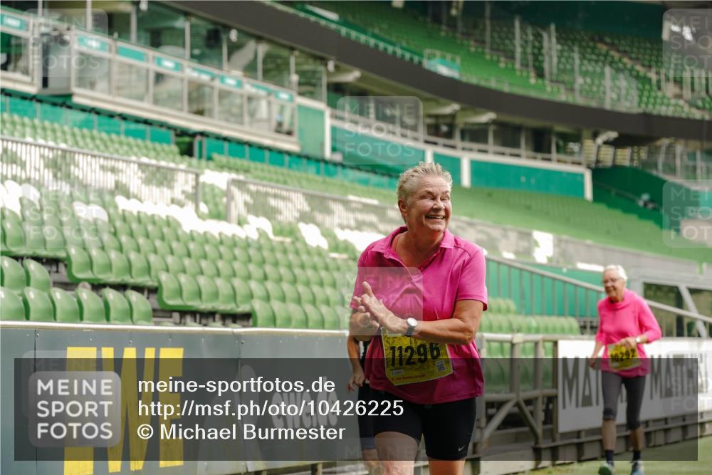 13.09.2026 - 21. swb-Marathon Bremen Michael Burmester http://msf.ph/oto/10426225 13.09.2026 10:49:28 Laufen im Stadion 10292, 10407, 10413, 10440, 10667, 10710, 10732, 10754, 10789, 10925, 11031, 11254, 11423, 11541, 11698, 11712, 11780, 11851, 11942, 11980, 12083, 12440, 12471, 12472, 12542, 12561, 10137, 10161, 10194, 10202, 10242, 10344, 10430, 10472, 10524, 10535, 10568, 10600, 10651, 10895, 10970, 10979, 11050, 11081, 11181, 11200, 11244, 11296, 11309, 11367, 11457, 11529, 11530, 11546, 11573, 11574, 11579, 11675, 11709, 11760, 11821, 12089, 12153, 12177, 12178 meine-sportfotos.de