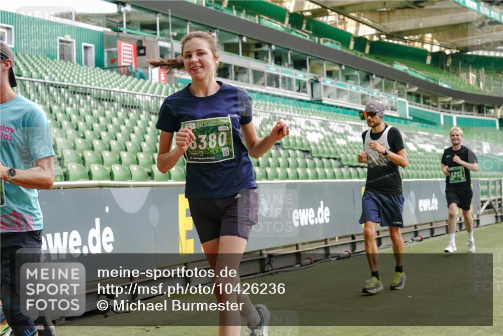 13.09.2026 - 21. swb-Marathon Bremen Michael Burmester http://msf.ph/oto/10426236 13.09.2026 13:02:06 Laufen im Stadion 150, 242, 282, 318, 440, 531, 687, 722, 930, 936, 946, 1006, 1067, 1163, 1250, 1436, 1448, 1582, 1896, 2033, 2047, 2062, 2276, 2292, 2345, 2364, 2370, 2378, 2409, 2421, 2485, 2490, 2491, 2560, 2561, 2627, 2638, 2658, 2666, 2668, 2779, 2781, 2967, 2987, 3013, 3044, 3114, 3163, 3164, 3187, 3248, 3258, 3294, 3334, 3372, 3374, 3375, 3385, 3392, 3496, 3524, 3526, 3527, 3576, 3585, 3603, 3642, 3667, 3721, 3806, 3852, 3893, 3938, 3983, 4000, 4133, 4506, 4558 meine-sportfotos.de