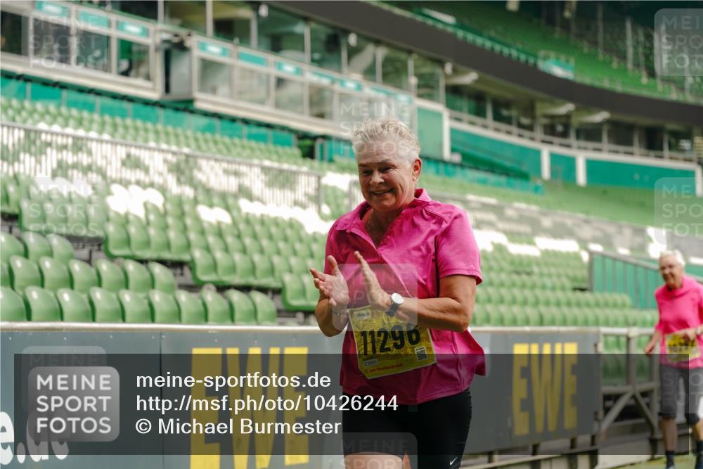 13.09.2026 - 21. swb-Marathon Bremen Michael Burmester http://msf.ph/oto/10426244 13.09.2026 10:49:29 Laufen im Stadion 10292, 10407, 10413, 10440, 10667, 10710, 10732, 10754, 10789, 10925, 11031, 11254, 11423, 11541, 11698, 11712, 11780, 11851, 11942, 11980, 12083, 12440, 12471, 12472, 12542, 12561, 10137, 10161, 10194, 10202, 10242, 10344, 10430, 10472, 10524, 10535, 10568, 10600, 10651, 10895, 10970, 10979, 11050, 11081, 11181, 11200, 11244, 11296, 11309, 11367, 11457, 11529, 11530, 11546, 11573, 11574, 11579, 11675, 11709, 11760, 11821, 12089, 12153, 12177, 12178 meine-sportfotos.de
