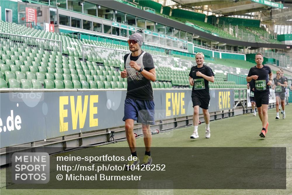 13.09.2026 - 21. swb-Marathon Bremen Michael Burmester http://msf.ph/oto/10426252 13.09.2026 13:02:07 Laufen im Stadion 150, 242, 282, 318, 440, 531, 687, 722, 930, 936, 946, 1006, 1067, 1163, 1250, 1436, 1448, 1582, 1896, 2033, 2047, 2062, 2276, 2292, 2345, 2364, 2370, 2378, 2409, 2421, 2485, 2490, 2491, 2560, 2561, 2627, 2638, 2658, 2666, 2668, 2779, 2781, 2967, 2987, 3013, 3044, 3114, 3163, 3164, 3187, 3248, 3258, 3294, 3334, 3372, 3374, 3375, 3385, 3392, 3496, 3524, 3526, 3527, 3576, 3585, 3603, 3667, 3721, 3806, 3852, 3893, 3938, 3983, 4000, 4133, 4506, 4558 meine-sportfotos.de