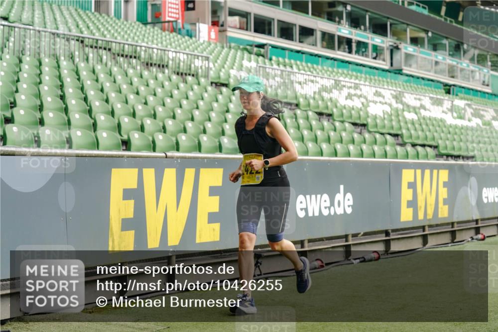 13.09.2026 - 21. swb-Marathon Bremen Michael Burmester http://msf.ph/oto/10426255 13.09.2026 10:49:32 Laufen im Stadion 10292, 10407, 10413, 10440, 10627, 10667, 10710, 10732, 10754, 10789, 10925, 11031, 11254, 11266, 11423, 11541, 11712, 11780, 11851, 11942, 11980, 12083, 12440, 12471, 12472, 12542, 12561, 10137, 10161, 10194, 10202, 10242, 10344, 10430, 10472, 10524, 10535, 10568, 10600, 10651, 10895, 10970, 10979, 11050, 11181, 11200, 11244, 11296, 11309, 11367, 11457, 11529, 11530, 11546, 11573, 11574, 11579, 11675, 11709, 11760, 11821, 12089, 12153, 12177, 12178 meine-sportfotos.de