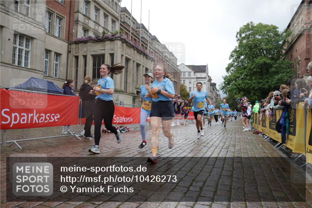 13.09.2026 - Kiel Lauf Yannick Fuchs http://msf.ph/oto/10426273 13.09.2026 11:04:00 Ziel 1089, 1699, 1902, 1906, 2262, 2930, 3120, 3378, 5007, 5008, 7205, 7413, 7764, 8107, 9180, 10567, 10856, 11381, 12465, 643, 1089, 1505, 1698, 2724, 2807, 3049, 3155, 3744, 4074, 4854, 5377, 5588, 5820, 6341, 6524, 6525, 6953, 8946, 9331, 9363, 9581, 9955, 11172, 11930, 12650, 460, 978, 1204, 1316, 2062, 2654, 3195, 3336, 3961, 3963, 4936, 5806, 6092, 6310, 7016, 7451, 8835, 10130, 10776, 11151, 11152, 11856, 697, 2254, 2846, 2878, 4074, 4658, 6224 meine-sportfotos.de