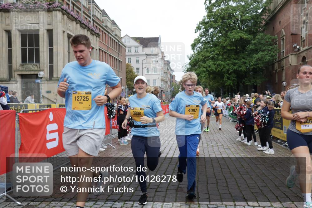 13.09.2026 - Kiel Lauf Yannick Fuchs http://msf.ph/oto/10426278 13.09.2026 09:46:51 Ziel 1402, 2527, 2718, 2779, 3808, 4087, 4906, 6207, 6638, 7190, 7213, 7446, 7921, 8409, 8887, 8994, 9141, 9385, 10322, 10731, 12725, 167, 181, 288, 442, 3033, 3035, 3361, 4906, 6048, 6355, 6577, 6857, 7439, 7675, 7754, 8929, 9832, 10117, 10177, 10913, 10946, 11316, 11859, 11861, 12173, 12495, 12552, 12621, 2759, 4238, 4940, 5217, 5351, 6074, 7461, 7731, 9091, 10009, 10224, 10301, 10742, 10744, 11862, 11964, 12622, 442, 3052, 3954, 5855, 8125 meine-sportfotos.de