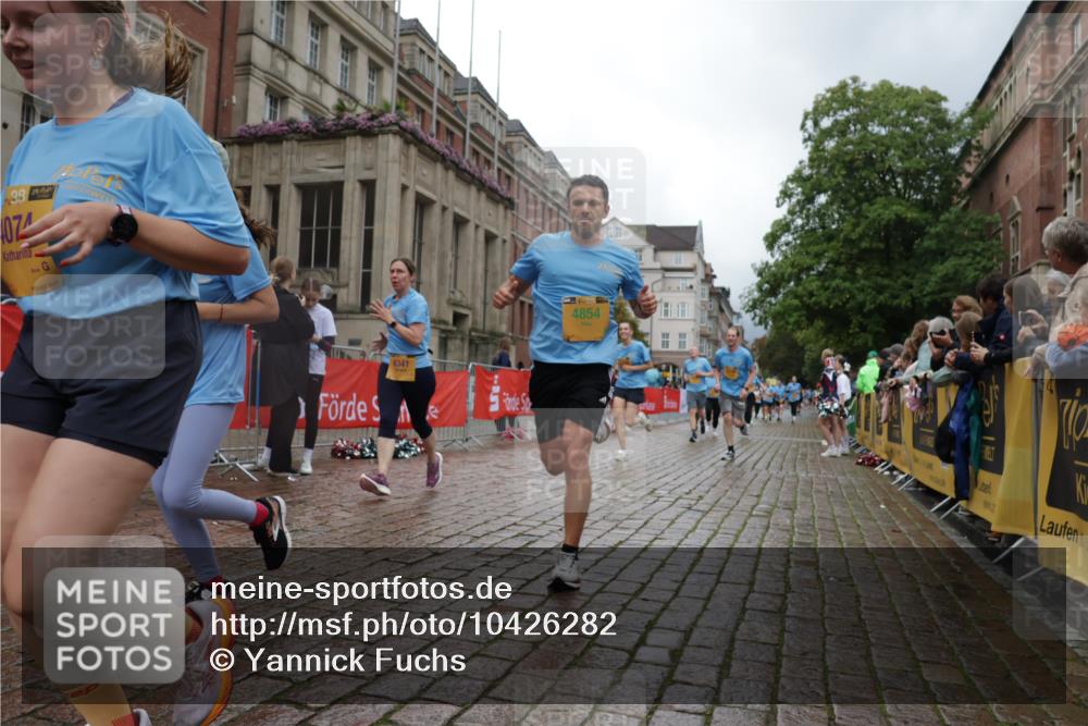 13.09.2026 - Kiel Lauf Yannick Fuchs http://msf.ph/oto/10426282 13.09.2026 11:04:01 Ziel 1699, 1902, 1906, 2262, 2930, 3120, 3378, 5007, 5008, 7205, 7413, 7764, 8107, 9180, 10567, 10856, 11381, 12465, 643, 1089, 1505, 1698, 2724, 2807, 3049, 3155, 3744, 4074, 4854, 5377, 5588, 5820, 6341, 6524, 6525, 6953, 8946, 9331, 9363, 9581, 9955, 11172, 11930, 12650, 460, 978, 1204, 1316, 2062, 2654, 3195, 3336, 3961, 3963, 4936, 5806, 6092, 6310, 7016, 7451, 8835, 10130, 10776, 11151, 11152, 11856, 697, 2846, 2878, 4074, 4658 meine-sportfotos.de