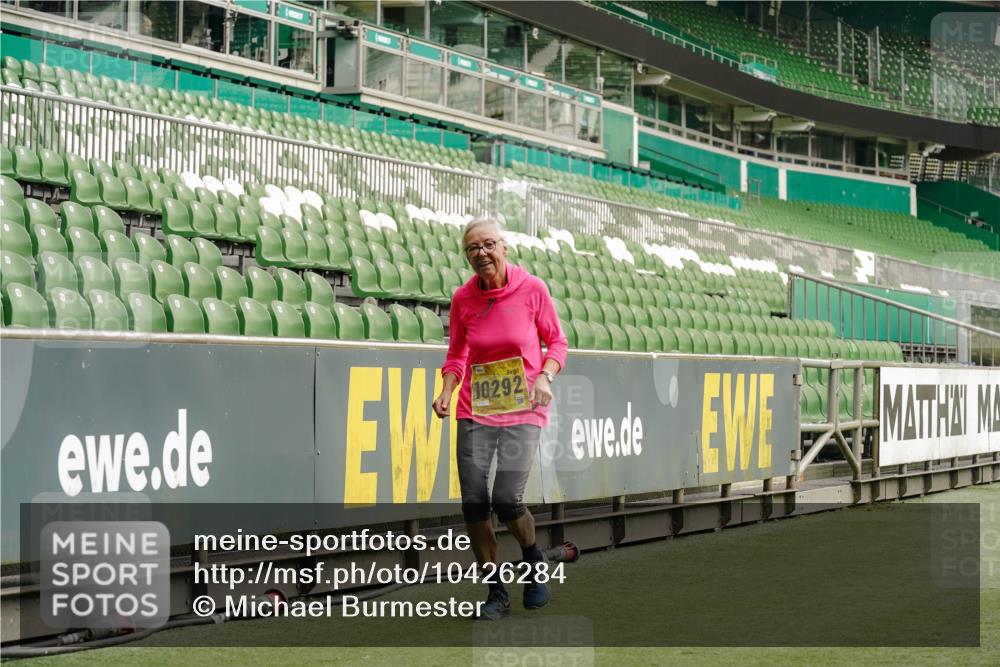 13.09.2026 - 21. swb-Marathon Bremen Michael Burmester http://msf.ph/oto/10426284 13.09.2026 10:49:33 Laufen im Stadion 10292, 10407, 10413, 10440, 10627, 10667, 10710, 10754, 10789, 10925, 11031, 11254, 11266, 11541, 11712, 11780, 11851, 11942, 11980, 12083, 12440, 12471, 12542, 12561, 10137, 10161, 10194, 10202, 10242, 10344, 10430, 10472, 10524, 10535, 10568, 10600, 10651, 10895, 10970, 10979, 11050, 11181, 11200, 11244, 11296, 11309, 11367, 11457, 11529, 11530, 11546, 11573, 11574, 11579, 11639, 11675, 11709, 11760, 11821, 12089, 12153, 12177, 12178 meine-sportfotos.de