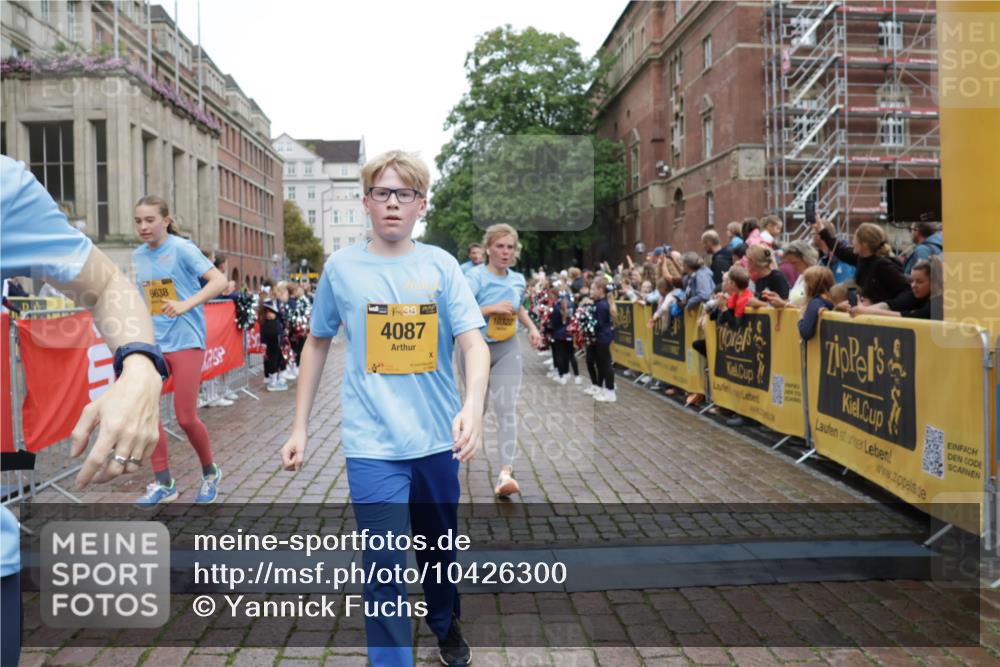 13.09.2026 - Kiel Lauf Yannick Fuchs http://msf.ph/oto/10426300 13.09.2026 09:46:52 Ziel 1402, 2527, 2718, 2779, 3808, 4087, 6207, 6638, 7190, 7213, 7446, 7921, 8409, 8887, 8994, 9141, 9385, 10301, 10322, 10731, 12725, 167, 181, 288, 3033, 3035, 3361, 4906, 6048, 6355, 6577, 6857, 7439, 7675, 7754, 8887, 8929, 9832, 10117, 10177, 10913, 10946, 11316, 11859, 11861, 12173, 12495, 12552, 12621, 2587, 2759, 4238, 4940, 5217, 5351, 6074, 7461, 7731, 9091, 10009, 10224, 10742, 10744, 11862, 11964, 12622, 442, 3052, 3954, 5855, 8125 meine-sportfotos.de