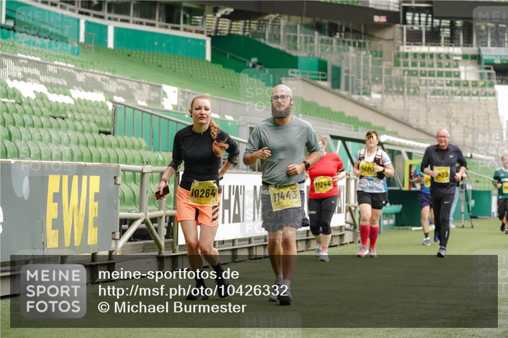 13.09.2026 - 21. swb-Marathon Bremen Michael Burmester http://msf.ph/oto/10426332 13.09.2026 10:49:37 Laufen im Stadion 10407, 10413, 10440, 10627, 10667, 10710, 10754, 10789, 11031, 11254, 11266, 11541, 11712, 11780, 11851, 11942, 11980, 12440, 12471, 12542, 12561, 10137, 10161, 10194, 10202, 10242, 10344, 10430, 10472, 10524, 10535, 10568, 10600, 10651, 10895, 10933, 10970, 10979, 11050, 11181, 11200, 11244, 11296, 11309, 11367, 11457, 11529, 11530, 11546, 11573, 11574, 11579, 11639, 11675, 11709, 11760, 11821, 12089, 12153, 12177, 12178 meine-sportfotos.de
