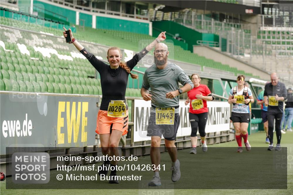 13.09.2026 - 21. swb-Marathon Bremen Michael Burmester http://msf.ph/oto/10426341 13.09.2026 10:49:38 Laufen im Stadion 10407, 10413, 10440, 10627, 10667, 10710, 10754, 10789, 11031, 11254, 11266, 11541, 11712, 11780, 11851, 11942, 11980, 12440, 12471, 12542, 12561, 10137, 10161, 10194, 10202, 10242, 10344, 10430, 10472, 10524, 10535, 10568, 10600, 10651, 10895, 10933, 10970, 10979, 11050, 11181, 11200, 11244, 11296, 11309, 11367, 11457, 11529, 11530, 11546, 11573, 11574, 11579, 11639, 11675, 11709, 11760, 11821, 12089, 12153, 12177, 12178 meine-sportfotos.de