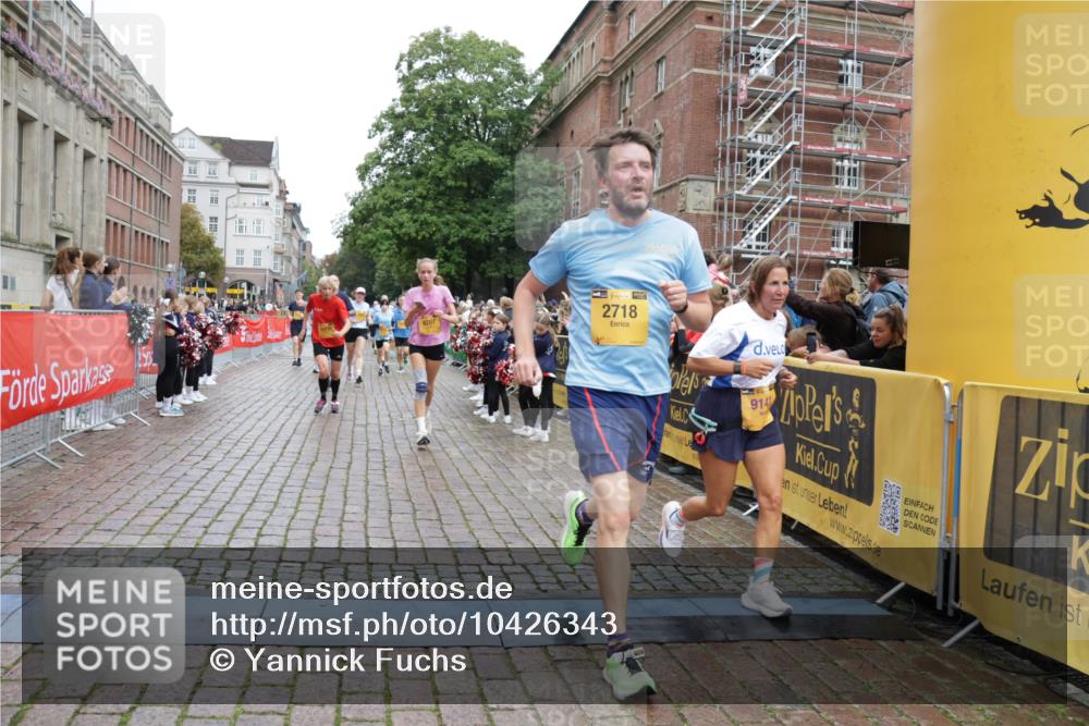 13.09.2026 - Kiel Lauf Yannick Fuchs http://msf.ph/oto/10426343 13.09.2026 09:46:55 Ziel 1402, 2718, 2759, 2779, 3808, 4087, 4238, 4940, 5217, 5351, 6074, 6207, 6638, 7190, 7213, 7446, 7731, 7921, 8409, 9141, 9385, 10301, 10322, 10731, 12622, 12725, 167, 181, 288, 2527, 3033, 3035, 3361, 4906, 6048, 6355, 6577, 6857, 7439, 7675, 7754, 8887, 8929, 8994, 9832, 10177, 10913, 10946, 11316, 11859, 11861, 12173, 12495, 12552, 12621, 1235, 2587, 5167, 7461, 8524, 9091, 10009, 10076, 10224, 10742, 10744, 11862, 11964, 12635, 167, 181, 442, 3052, 3954, 5855 meine-sportfotos.de