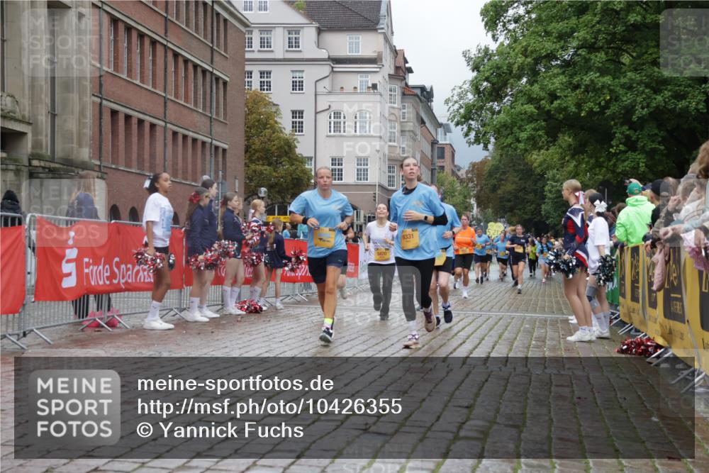 13.09.2026 - Kiel Lauf Yannick Fuchs http://msf.ph/oto/10426355 13.09.2026 11:04:10 Ziel 460, 978, 1204, 1316, 1902, 1906, 2062, 3336, 3378, 4936, 5007, 5008, 5806, 6092, 7016, 10130, 10776, 11151, 11152, 11381, 11856, 643, 1089, 1505, 1698, 1699, 2262, 2807, 2930, 3049, 3120, 5377, 5588, 5820, 6524, 6525, 7205, 7413, 7764, 8107, 9180, 9331, 9581, 9955, 10567, 10856, 11172, 11381, 11930, 12465, 567, 1554, 2298, 2654, 2662, 2750, 2758, 3140, 3141, 3195, 3961, 3963, 4155, 4870, 6010, 6310, 6962, 6963, 7157, 7451, 7686, 8835, 8956, 9067, 9806, 9980, 9987, 11050 meine-sportfotos.de
