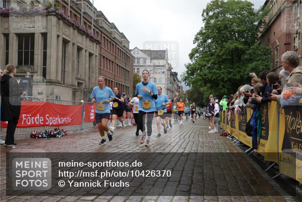 13.09.2026 - Kiel Lauf Yannick Fuchs http://msf.ph/oto/10426370 13.09.2026 11:04:12 Ziel 460, 978, 1204, 1316, 1902, 1906, 2062, 2654, 3336, 3378, 3961, 3963, 4936, 5007, 5008, 5806, 6092, 7016, 7451, 10130, 10776, 11151, 11152, 11856, 643, 1089, 1505, 1699, 1902, 1906, 2262, 2807, 2930, 3049, 3120, 5377, 5588, 5820, 7205, 7413, 7764, 8107, 9180, 9331, 9581, 9955, 10567, 10856, 11172, 11381, 11930, 12465, 567, 1554, 2298, 2662, 2750, 2758, 3140, 3141, 3195, 4155, 4870, 6010, 6310, 6962, 6963, 7157, 7686, 8835, 8956, 9067, 9806, 9980, 9987, 11050, 12826 meine-sportfotos.de