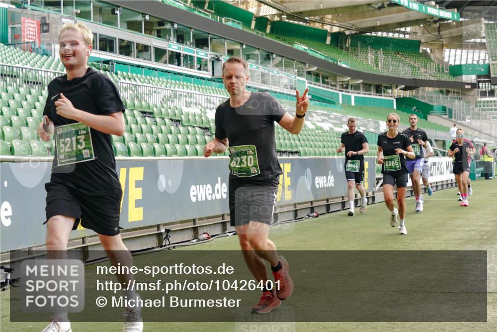 13.09.2026 - 21. swb-Marathon Bremen Michael Burmester http://msf.ph/oto/10426401 13.09.2026 13:02:09 Laufen im Stadion 150, 242, 282, 318, 440, 531, 687, 722, 930, 936, 946, 1006, 1067, 1163, 1250, 1436, 1448, 1582, 1896, 2033, 2047, 2062, 2276, 2292, 2345, 2364, 2370, 2378, 2409, 2421, 2485, 2490, 2491, 2560, 2561, 2627, 2638, 2658, 2666, 2668, 2779, 2781, 2900, 2967, 2987, 3013, 3044, 3114, 3163, 3164, 3187, 3248, 3258, 3294, 3334, 3372, 3374, 3375, 3385, 3392, 3496, 3524, 3526, 3527, 3576, 3585, 3603, 3667, 3721, 3806, 3852, 3893, 3938, 3983, 4000, 4133, 4506, 4558 meine-sportfotos.de