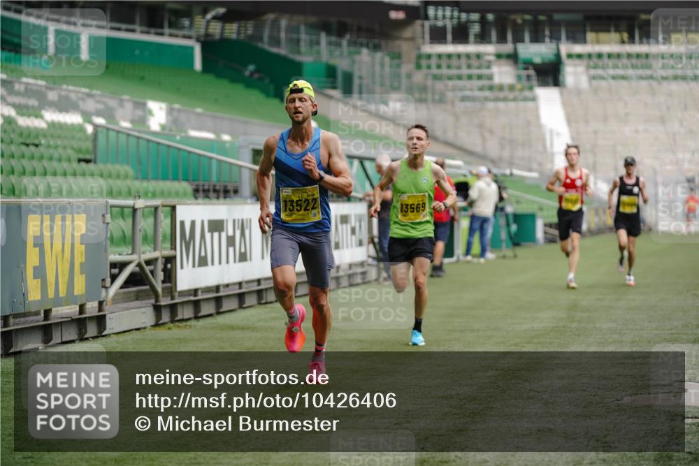 13.09.2026 - 21. swb-Marathon Bremen Michael Burmester http://msf.ph/oto/10426406 13.09.2026 10:16:42 Laufen im Stadion 10597, 12272, 13501, 13510, 13515, 13517, 13522, 13525, 13542, 13547, 13567, 13569, 13576, 13579, 13623, 13627, 13635 meine-sportfotos.de