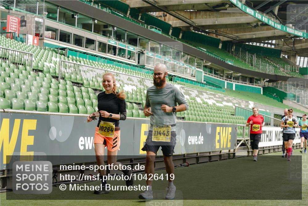 13.09.2026 - 21. swb-Marathon Bremen Michael Burmester http://msf.ph/oto/10426419 13.09.2026 10:49:42 Laufen im Stadion 10407, 10413, 10627, 10667, 10710, 10754, 11031, 11254, 11266, 11541, 11712, 11780, 11851, 11942, 11980, 12440, 12471, 12542, 10137, 10161, 10194, 10202, 10242, 10344, 10349, 10430, 10472, 10524, 10535, 10568, 10600, 10651, 10895, 10933, 10970, 11050, 11181, 11200, 11244, 11296, 11309, 11367, 11457, 11529, 11530, 11546, 11573, 11574, 11579, 11639, 11675, 11709, 11760, 11821, 12089, 12153, 12177, 12178 meine-sportfotos.de