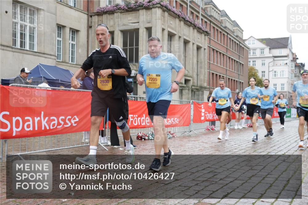 13.09.2026 - Kiel Lauf Yannick Fuchs http://msf.ph/oto/10426427 13.09.2026 11:04:25 Ziel 567, 1554, 2298, 2654, 2662, 2750, 2758, 3140, 3141, 3195, 3961, 3963, 4155, 4870, 6010, 6310, 6962, 6963, 7157, 7451, 7686, 8835, 8956, 9067, 9806, 9980, 9987, 11050, 12179, 460, 978, 1089, 1204, 1316, 1699, 1902, 1906, 2062, 2262, 2930, 3120, 3336, 3378, 4936, 5007, 5008, 5806, 6092, 7016, 7205, 7413, 7764, 8107, 9180, 10130, 10567, 10776, 10856, 11151, 11152, 11381, 11856, 12465, 711, 1228, 1289, 1431, 4200, 4758, 4759, 5963, 6752, 8697, 8950, 8951, 12826 meine-sportfotos.de