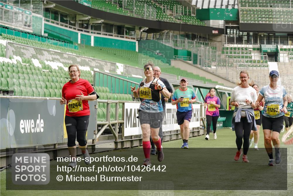 13.09.2026 - 21. swb-Marathon Bremen Michael Burmester http://msf.ph/oto/10426442 13.09.2026 10:49:44 Laufen im Stadion 10407, 10413, 10627, 10667, 10710, 10754, 11031, 11254, 11266, 11541, 11712, 11780, 11851, 11942, 11980, 12440, 12542, 10137, 10161, 10194, 10202, 10242, 10344, 10349, 10430, 10472, 10524, 10535, 10568, 10600, 10651, 10895, 10933, 10970, 11050, 11181, 11200, 11244, 11296, 11309, 11367, 11457, 11529, 11530, 11546, 11573, 11574, 11579, 11639, 11675, 11709, 11760, 11821, 12089, 12153, 12177, 12178 meine-sportfotos.de