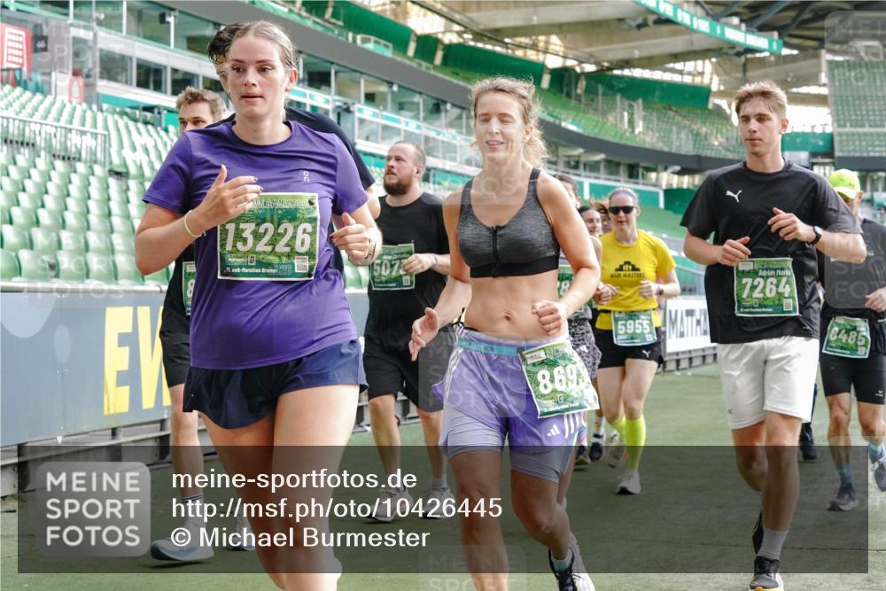 13.09.2026 - 21. swb-Marathon Bremen Michael Burmester http://msf.ph/oto/10426445 13.09.2026 13:25:10 Laufen im Stadion 137, 182, 213, 294, 324, 505, 530, 543, 548, 645, 721, 723, 739, 743, 752, 815, 818, 966, 1273, 1283, 1410, 1443, 1459, 1463, 1471, 1487, 1491, 1504, 1515, 1561, 1597, 1598, 1744, 1828, 1830, 1944, 1953, 2058, 2059, 2095, 2211, 2252, 2267, 2271, 2286, 2298, 2308, 2312, 2323, 2354, 2465, 2483, 2497, 2503, 2506, 2554, 2571, 2591, 2644, 2752, 2762, 2776, 2833, 2878, 2896, 2981, 3005, 3062, 3097, 3142, 3172, 3211, 3259, 3288, 3289, 3298, 3306, 3312, 3329, 3364, 3381, 3390 meine-sportfotos.de