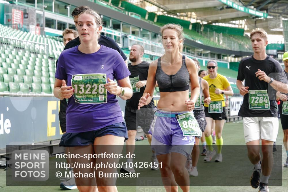 13.09.2026 - 21. swb-Marathon Bremen Michael Burmester http://msf.ph/oto/10426451 13.09.2026 13:25:10 Laufen im Stadion 137, 182, 213, 294, 324, 505, 530, 543, 548, 645, 721, 723, 739, 743, 752, 815, 818, 966, 1273, 1283, 1410, 1443, 1459, 1463, 1471, 1487, 1491, 1504, 1515, 1561, 1597, 1598, 1744, 1828, 1830, 1944, 1953, 2058, 2059, 2095, 2211, 2252, 2267, 2271, 2286, 2298, 2308, 2312, 2323, 2354, 2465, 2483, 2497, 2503, 2506, 2554, 2571, 2591, 2644, 2752, 2762, 2776, 2833, 2878, 2896, 2981, 3005, 3062, 3097, 3142, 3172, 3211, 3259, 3288, 3289, 3298, 3306, 3312, 3329, 3364, 3381, 3390 meine-sportfotos.de