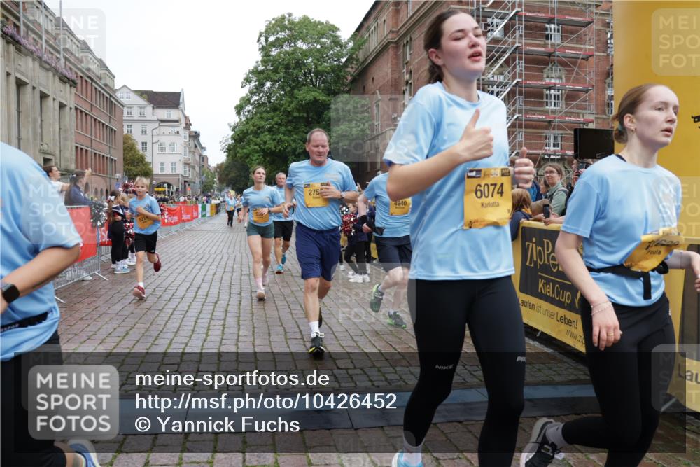 13.09.2026 - Kiel Lauf Yannick Fuchs http://msf.ph/oto/10426452 13.09.2026 09:47:01 Ziel 1402, 2718, 2759, 2779, 4238, 4940, 5217, 5351, 6074, 6207, 7731, 7921, 9141, 9385, 10009, 10301, 10731, 12622, 288, 2527, 3033, 3035, 3361, 3808, 4087, 4906, 6048, 6355, 6577, 6638, 7190, 7213, 7439, 7446, 7675, 7754, 7921, 8409, 8887, 8929, 8994, 9832, 10177, 10322, 10946, 11859, 11861, 12173, 12552, 12725, 1235, 1324, 2587, 5167, 6575, 7461, 8231, 8524, 9091, 10076, 10224, 10555, 10742, 10744, 11862, 11964, 12635, 167, 181, 3361, 11859 meine-sportfotos.de