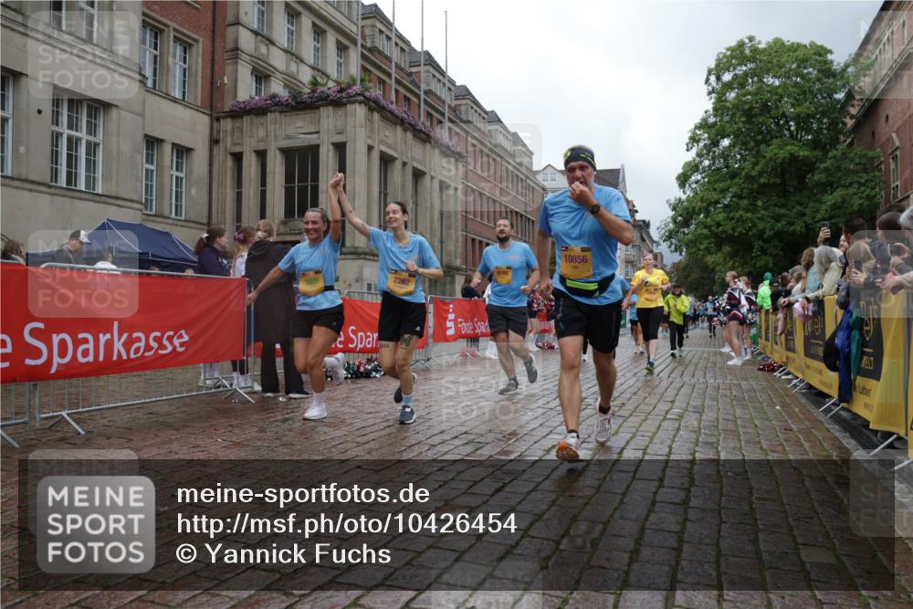 13.09.2026 - Kiel Lauf Yannick Fuchs http://msf.ph/oto/10426454 13.09.2026 11:04:27 Ziel 567, 1554, 2298, 2662, 2750, 2758, 3140, 3141, 3195, 3963, 4155, 4870, 6010, 6310, 6962, 6963, 7157, 7686, 8835, 8956, 9067, 9806, 9980, 9987, 11050, 12179, 12826, 460, 978, 1204, 1316, 1699, 1902, 1906, 2062, 2262, 2654, 2930, 3120, 3336, 3378, 3961, 3963, 4936, 5007, 5008, 5806, 6092, 7016, 7205, 7413, 7451, 7764, 8107, 9180, 10130, 10567, 10776, 10856, 11151, 11152, 11381, 11856, 12465, 711, 1228, 1289, 1431, 4200, 4758, 4759, 5963, 6443, 6752, 8697, 8950, 8951 meine-sportfotos.de