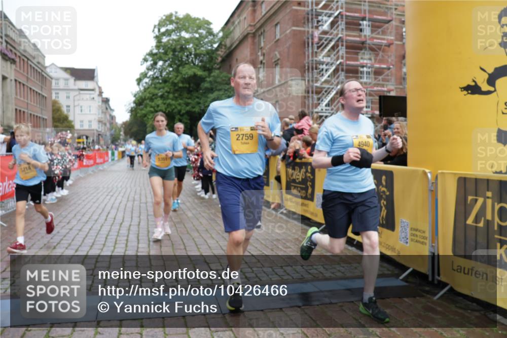 13.09.2026 - Kiel Lauf Yannick Fuchs http://msf.ph/oto/10426466 13.09.2026 09:47:02 Ziel 1402, 2718, 2759, 2779, 4238, 4940, 5217, 5351, 6074, 6207, 7731, 9141, 9385, 10009, 10301, 10731, 10742, 10744, 12622, 288, 2527, 2718, 3033, 3035, 3808, 4087, 4906, 6048, 6355, 6577, 6638, 7190, 7213, 7439, 7446, 7675, 7754, 7921, 8409, 8887, 8929, 8994, 9141, 9832, 10177, 10322, 10946, 11861, 12173, 12552, 12725, 1235, 1324, 2587, 5167, 6575, 7461, 8231, 8524, 9091, 10076, 10224, 10555, 11862, 11964, 12635, 167, 181, 3361, 9832, 11859 meine-sportfotos.de