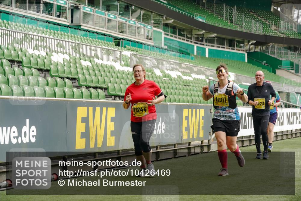 13.09.2026 - 21. swb-Marathon Bremen Michael Burmester http://msf.ph/oto/10426469 13.09.2026 10:49:45 Laufen im Stadion 10407, 10413, 10627, 10667, 10710, 10754, 11031, 11254, 11266, 11541, 11712, 11780, 11851, 11942, 11980, 12440, 12542, 10137, 10161, 10194, 10202, 10242, 10344, 10349, 10430, 10472, 10524, 10535, 10568, 10600, 10651, 10895, 10933, 10970, 11050, 11181, 11200, 11244, 11296, 11309, 11367, 11457, 11529, 11530, 11546, 11573, 11574, 11579, 11639, 11675, 11709, 11760, 11821, 12089, 12153, 12177, 12178 meine-sportfotos.de