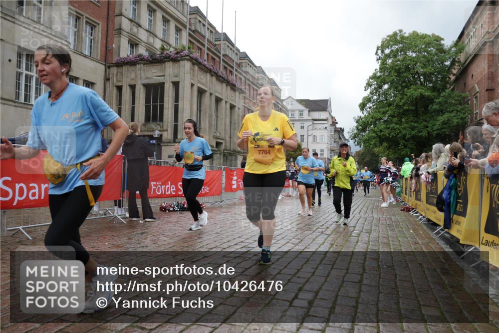 13.09.2026 - Kiel Lauf Yannick Fuchs http://msf.ph/oto/10426476 13.09.2026 11:04:30 Ziel 567, 1554, 2298, 2662, 2750, 2758, 3140, 3141, 4155, 4200, 4758, 4759, 4870, 6010, 6962, 6963, 7157, 7686, 8956, 9067, 9667, 9806, 9980, 9987, 11050, 12179, 12826, 460, 978, 1204, 1316, 1902, 1906, 2062, 2654, 3120, 3195, 3336, 3378, 3961, 3963, 4936, 5007, 5008, 5806, 6092, 6310, 7016, 7413, 7451, 7764, 8107, 8835, 9180, 10130, 10567, 10776, 11151, 11152, 11381, 11856, 12465, 711, 1228, 1289, 1431, 5963, 6443, 6752, 8697, 8950, 8951 meine-sportfotos.de