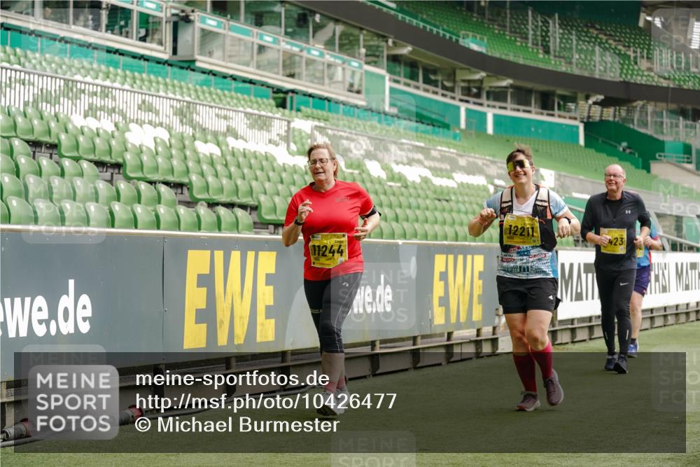 13.09.2026 - 21. swb-Marathon Bremen Michael Burmester http://msf.ph/oto/10426477 13.09.2026 10:49:45 Laufen im Stadion 10407, 10413, 10627, 10667, 10710, 10754, 11031, 11254, 11266, 11541, 11712, 11780, 11851, 11942, 11980, 12440, 12542, 10137, 10161, 10194, 10202, 10242, 10344, 10349, 10430, 10472, 10524, 10535, 10568, 10600, 10651, 10895, 10933, 10970, 11050, 11181, 11200, 11244, 11296, 11309, 11367, 11457, 11529, 11530, 11546, 11573, 11574, 11579, 11639, 11675, 11709, 11760, 11821, 12089, 12153, 12177, 12178 meine-sportfotos.de