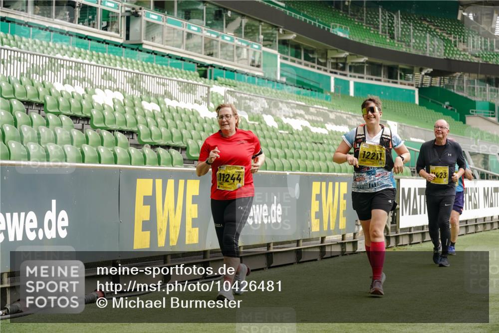 13.09.2026 - 21. swb-Marathon Bremen Michael Burmester http://msf.ph/oto/10426481 13.09.2026 10:49:45 Laufen im Stadion 10407, 10413, 10627, 10667, 10710, 10754, 11031, 11254, 11266, 11541, 11712, 11780, 11851, 11942, 11980, 12440, 12542, 10137, 10161, 10194, 10202, 10242, 10344, 10349, 10430, 10472, 10524, 10535, 10568, 10600, 10651, 10895, 10933, 10970, 11050, 11181, 11200, 11244, 11296, 11309, 11367, 11457, 11529, 11530, 11546, 11573, 11574, 11579, 11639, 11675, 11709, 11760, 11821, 12089, 12153, 12177, 12178 meine-sportfotos.de