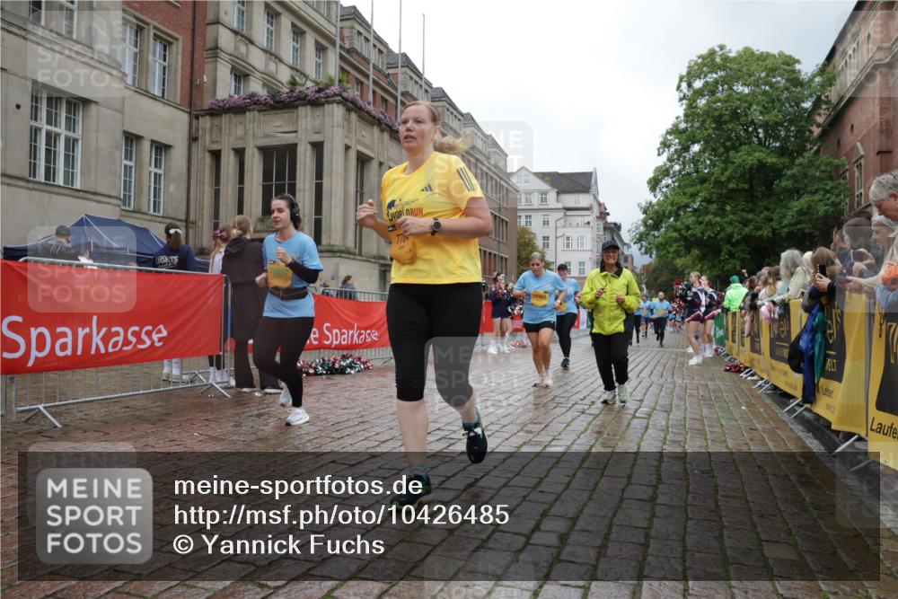 13.09.2026 - Kiel Lauf Yannick Fuchs http://msf.ph/oto/10426485 13.09.2026 11:04:30 Ziel 567, 1554, 2298, 2662, 2750, 2758, 3140, 3141, 4155, 4200, 4758, 4759, 4870, 6010, 6962, 6963, 7157, 7686, 8956, 9067, 9667, 9806, 9980, 9987, 11050, 12179, 12826, 460, 978, 1204, 1316, 1902, 1906, 2062, 2654, 3120, 3195, 3336, 3378, 3961, 3963, 4936, 5007, 5008, 5806, 6092, 6310, 7016, 7413, 7451, 7764, 8107, 8835, 9180, 10130, 10567, 10776, 11151, 11152, 11381, 11856, 12465, 711, 1228, 1289, 1431, 5963, 6443, 6752, 8697, 8950, 8951 meine-sportfotos.de