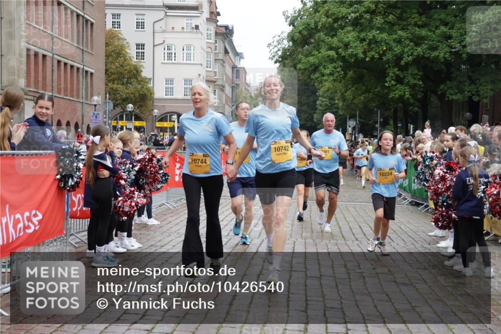 13.09.2026 - Kiel Lauf Yannick Fuchs http://msf.ph/oto/10426540 13.09.2026 09:47:08 Ziel 1235, 2587, 2759, 4238, 4940, 5217, 5351, 6074, 7461, 7731, 9091, 10009, 10076, 10224, 10742, 10744, 11862, 11964, 12622, 288, 1402, 2527, 2718, 2779, 3033, 3035, 3808, 4087, 4238, 4906, 6048, 6074, 6207, 6638, 7190, 7213, 7446, 7675, 7731, 7754, 7921, 8409, 8887, 8929, 8994, 9141, 9385, 10177, 10301, 10322, 10731, 12552, 12622, 12725, 544, 1324, 2870, 3192, 3629, 5167, 6575, 8231, 8524, 9634, 10555, 12635, 288, 3361, 6355, 6577, 7439, 9832, 10177, 11859 meine-sportfotos.de