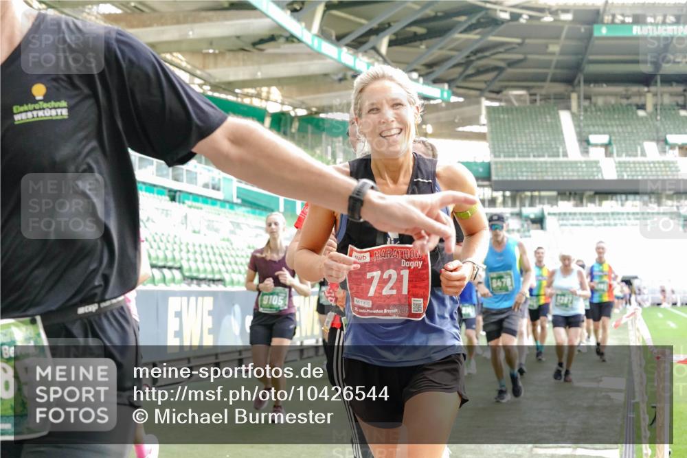 13.09.2026 - 21. swb-Marathon Bremen Michael Burmester http://msf.ph/oto/10426544 13.09.2026 13:25:13 Laufen im Stadion 137, 182, 213, 294, 324, 505, 530, 543, 548, 645, 721, 723, 739, 743, 752, 815, 818, 966, 1273, 1283, 1410, 1443, 1459, 1463, 1471, 1487, 1491, 1504, 1515, 1561, 1597, 1744, 1828, 1830, 1944, 1953, 2058, 2059, 2095, 2211, 2252, 2267, 2271, 2298, 2308, 2312, 2323, 2354, 2382, 2384, 2465, 2483, 2497, 2503, 2506, 2554, 2571, 2591, 2644, 2752, 2762, 2776, 2833, 2878, 2896, 2981, 3005, 3062, 3097, 3142, 3172, 3211, 3259, 3288, 3289, 3298, 3306, 3312, 3329, 3381, 3390 meine-sportfotos.de