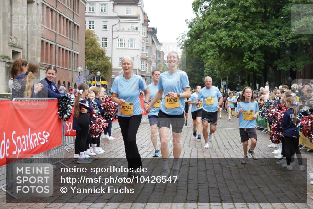 13.09.2026 - Kiel Lauf Yannick Fuchs http://msf.ph/oto/10426547 13.09.2026 09:47:08 Ziel 1235, 2587, 2759, 4238, 4940, 5217, 5351, 6074, 7461, 7731, 9091, 10009, 10076, 10224, 10742, 10744, 11862, 11964, 12622, 288, 1402, 2527, 2718, 2779, 3033, 3035, 3808, 4087, 4238, 4906, 6048, 6074, 6207, 6638, 7190, 7213, 7446, 7675, 7731, 7754, 7921, 8409, 8887, 8929, 8994, 9141, 9385, 10177, 10301, 10322, 10731, 12552, 12622, 12725, 544, 1324, 2870, 3192, 3629, 5167, 6575, 8231, 8524, 9634, 10555, 12635, 288, 3361, 6355, 6577, 7439, 9832, 10177, 11859 meine-sportfotos.de