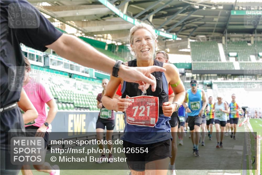 13.09.2026 - 21. swb-Marathon Bremen Michael Burmester http://msf.ph/oto/10426554 13.09.2026 13:25:13 Laufen im Stadion 137, 182, 213, 294, 324, 505, 530, 543, 548, 645, 721, 723, 739, 743, 752, 815, 818, 966, 1273, 1283, 1410, 1443, 1459, 1463, 1471, 1487, 1491, 1504, 1515, 1561, 1597, 1744, 1828, 1830, 1944, 1953, 2058, 2059, 2095, 2211, 2252, 2267, 2271, 2298, 2308, 2312, 2323, 2354, 2382, 2384, 2465, 2483, 2497, 2503, 2506, 2554, 2571, 2591, 2644, 2752, 2762, 2776, 2833, 2878, 2896, 2981, 3005, 3062, 3097, 3142, 3172, 3211, 3259, 3288, 3289, 3298, 3306, 3312, 3329, 3381, 3390 meine-sportfotos.de