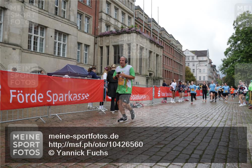 13.09.2026 - Kiel Lauf Yannick Fuchs http://msf.ph/oto/10426560 13.09.2026 11:04:40 Ziel 711, 1228, 1289, 1431, 4200, 4758, 4759, 5963, 6752, 8697, 8950, 8951, 9667, 9815, 9818, 10016, 10593, 12252, 12438, 12826, 460, 567, 978, 1204, 1316, 1554, 2062, 2298, 2654, 2662, 2750, 2758, 3140, 3141, 3195, 3336, 3378, 3961, 3963, 4155, 4870, 4936, 5806, 6010, 6092, 6310, 6962, 6963, 7016, 7157, 7451, 7686, 8835, 8956, 9067, 9806, 9980, 9987, 10130, 10776, 11050, 11151, 11152, 11856, 12179, 1056, 1861, 2093, 2804, 4211, 4391, 6443, 1902 meine-sportfotos.de