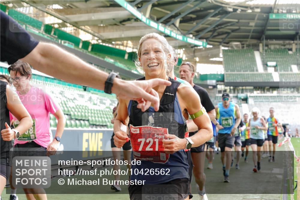 13.09.2026 - 21. swb-Marathon Bremen Michael Burmester http://msf.ph/oto/10426562 13.09.2026 13:25:13 Laufen im Stadion 137, 182, 213, 294, 324, 505, 530, 543, 548, 645, 721, 723, 739, 743, 752, 815, 818, 966, 1273, 1283, 1410, 1443, 1459, 1463, 1471, 1487, 1491, 1504, 1515, 1561, 1597, 1744, 1828, 1830, 1944, 1953, 2058, 2059, 2095, 2211, 2252, 2267, 2271, 2298, 2308, 2312, 2323, 2354, 2382, 2384, 2465, 2483, 2497, 2503, 2506, 2554, 2571, 2591, 2644, 2752, 2762, 2776, 2833, 2878, 2896, 2981, 3005, 3062, 3097, 3142, 3172, 3211, 3259, 3288, 3289, 3298, 3306, 3312, 3329, 3381, 3390 meine-sportfotos.de