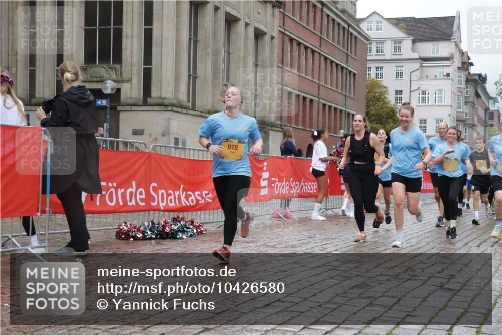 13.09.2026 - Kiel Lauf Yannick Fuchs http://msf.ph/oto/10426580 13.09.2026 11:04:43 Ziel 711, 1228, 1289, 1431, 4200, 4758, 4759, 5963, 6443, 6752, 8697, 8950, 8951, 9667, 9815, 9818, 10016, 10593, 11906, 12252, 12438, 460, 567, 978, 1204, 1316, 1554, 2062, 2298, 2654, 2662, 2750, 2758, 3140, 3141, 3195, 3336, 3961, 3963, 4155, 4870, 5806, 6010, 6092, 6310, 6962, 6963, 7016, 7157, 7451, 7686, 8835, 8956, 9067, 9667, 9806, 9980, 9987, 10130, 10776, 11050, 11151, 11152, 11856, 12179, 12826, 1056, 1861, 2093, 2142, 2804, 4211, 4391, 1902 meine-sportfotos.de