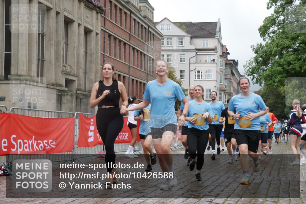 13.09.2026 - Kiel Lauf Yannick Fuchs http://msf.ph/oto/10426588 13.09.2026 11:04:44 Ziel 711, 1228, 1289, 1431, 4200, 4758, 4759, 5963, 6443, 6752, 8697, 8950, 8951, 9815, 9818, 10016, 10593, 11906, 12252, 12438, 460, 567, 978, 1204, 1316, 1554, 2062, 2298, 2654, 2662, 2750, 2758, 3140, 3141, 3195, 3336, 3961, 3963, 4155, 4758, 4759, 4870, 5806, 6010, 6092, 6310, 6962, 6963, 7016, 7157, 7451, 7686, 8835, 8956, 9067, 9667, 9806, 9980, 9987, 10776, 11050, 11151, 11152, 11856, 12179, 12826, 1056, 1861, 2093, 2142, 2804, 4211, 4391, 1902 meine-sportfotos.de