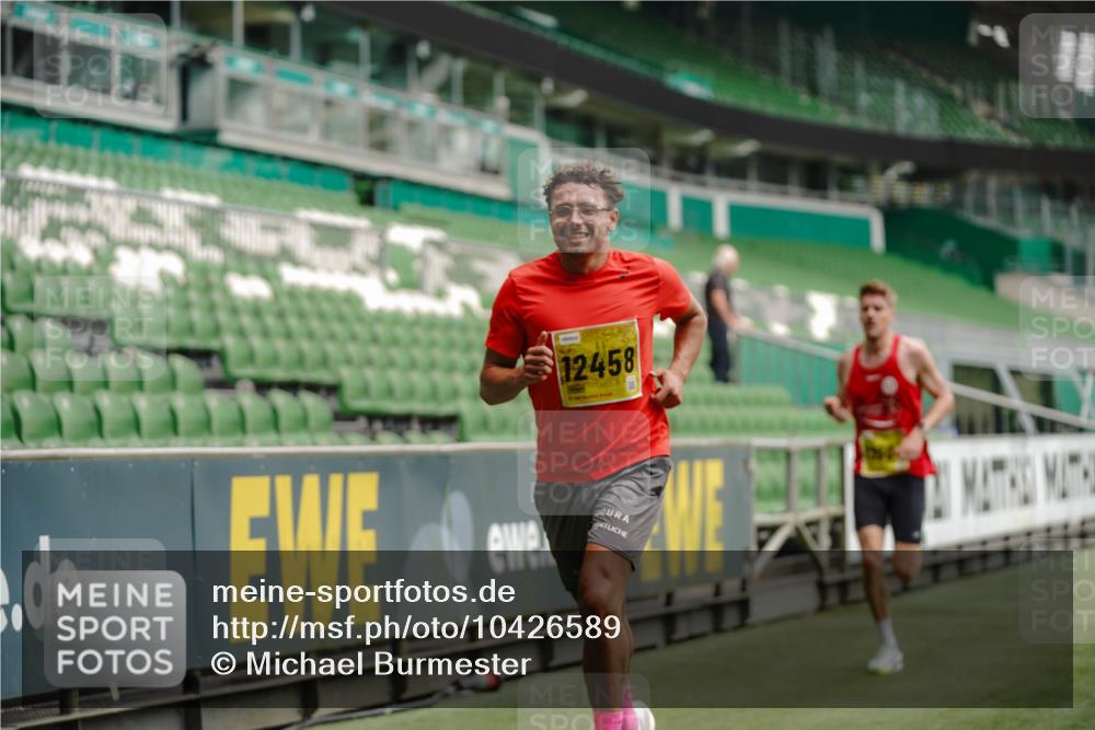 13.09.2026 - 21. swb-Marathon Bremen Michael Burmester http://msf.ph/oto/10426589 13.09.2026 10:17:05 Laufen im Stadion 10597, 12272, 12458, 13501, 13504, 13510, 13515, 13517, 13522, 13542, 13547, 13561, 13567, 13569, 13576, 13579, 13603, 13604, 13623, 13635 meine-sportfotos.de