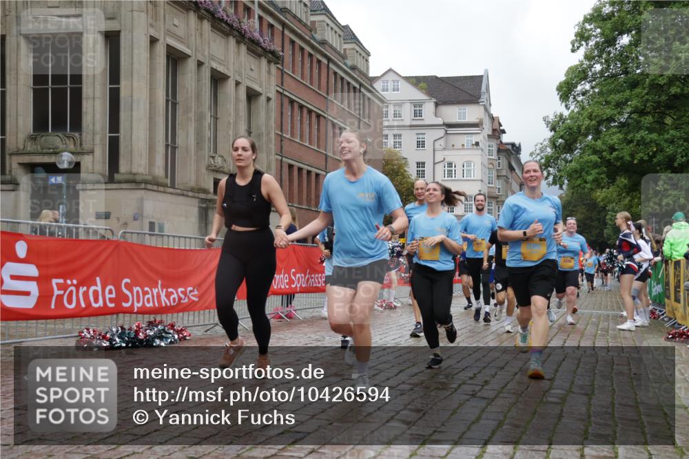 13.09.2026 - Kiel Lauf Yannick Fuchs http://msf.ph/oto/10426594 13.09.2026 11:04:44 Ziel 711, 1228, 1289, 1431, 4200, 4758, 4759, 5963, 6443, 6752, 8697, 8950, 8951, 9815, 9818, 10016, 10593, 11906, 12252, 12438, 460, 567, 978, 1204, 1316, 1554, 2062, 2298, 2654, 2662, 2750, 2758, 3140, 3141, 3195, 3336, 3961, 3963, 4155, 4758, 4759, 4870, 5806, 6010, 6092, 6310, 6962, 6963, 7016, 7157, 7451, 7686, 8835, 8956, 9067, 9667, 9806, 9980, 9987, 10776, 11050, 11151, 11152, 11856, 12179, 12826, 1056, 1861, 2093, 2142, 2804, 4211, 4391, 1902 meine-sportfotos.de