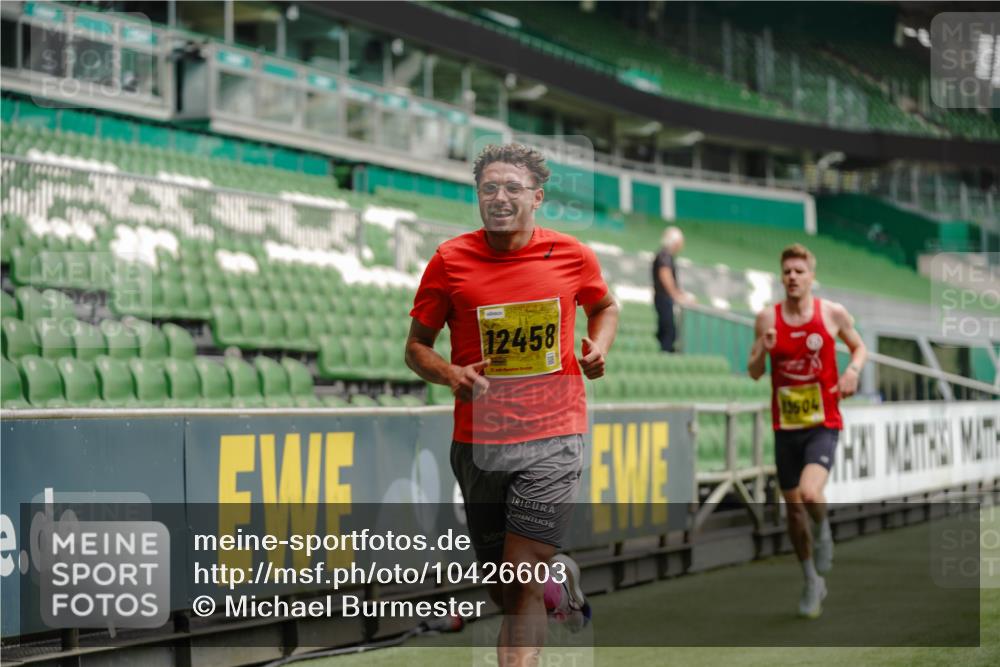 13.09.2026 - 21. swb-Marathon Bremen Michael Burmester http://msf.ph/oto/10426603 13.09.2026 10:17:05 Laufen im Stadion 10597, 12272, 12458, 13501, 13504, 13510, 13515, 13517, 13522, 13542, 13547, 13561, 13567, 13569, 13576, 13579, 13603, 13604, 13623, 13635 meine-sportfotos.de