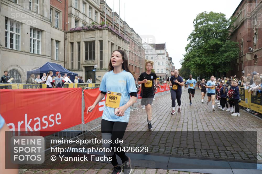 13.09.2026 - Kiel Lauf Yannick Fuchs http://msf.ph/oto/10426629 13.09.2026 09:47:14 Ziel 1235, 2587, 5167, 7461, 8524, 9091, 10076, 10224, 10555, 10742, 10744, 11862, 11964, 12635, 1402, 2527, 2718, 2759, 2779, 3808, 4087, 4238, 4906, 4940, 5217, 5351, 6048, 6074, 6207, 6638, 7190, 7213, 7446, 7731, 7921, 8409, 8887, 8994, 9141, 9385, 10009, 10301, 10322, 10731, 12622, 12725, 544, 591, 1324, 2870, 3192, 3629, 4480, 5517, 6072, 6575, 6639, 6696, 8231, 8503, 8540, 8777, 9634, 9936, 10789, 288, 3033, 3035, 4906, 6048, 6355, 7439, 10177 meine-sportfotos.de