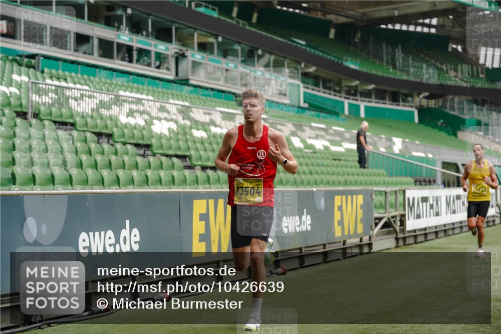 13.09.2026 - 21. swb-Marathon Bremen Michael Burmester http://msf.ph/oto/10426639 13.09.2026 10:17:07 Laufen im Stadion 10597, 12272, 12458, 13501, 13504, 13510, 13515, 13517, 13522, 13542, 13547, 13561, 13567, 13569, 13576, 13579, 13603, 13604, 13623, 13635 meine-sportfotos.de