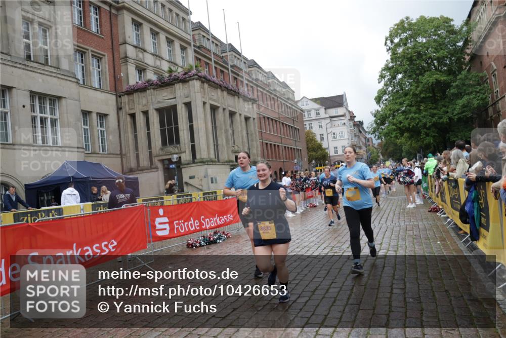 13.09.2026 - Kiel Lauf Yannick Fuchs http://msf.ph/oto/10426653 13.09.2026 11:04:52 Ziel 711, 1056, 1228, 1289, 1431, 1861, 2093, 2804, 4211, 4391, 5963, 6393, 6443, 6752, 8149, 9647, 10217, 10484, 10593, 10679, 11906, 11948, 12406, 12438, 12472, 567, 711, 1554, 2298, 2662, 2750, 2758, 3140, 3141, 3195, 3963, 4155, 4200, 4758, 4759, 4870, 6010, 6310, 6962, 6963, 7157, 7686, 8697, 8835, 8950, 8951, 8956, 9067, 9667, 9806, 9815, 9818, 9980, 9987, 10016, 11050, 12179, 12252, 12826, 1186, 2142, 2308, 4262, 5002, 3963 meine-sportfotos.de