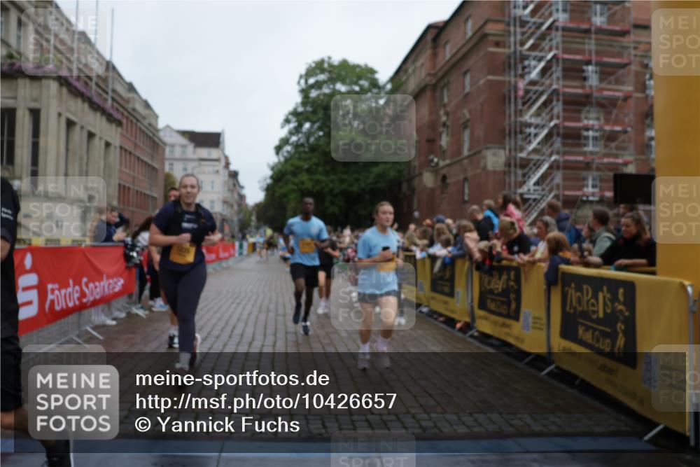 13.09.2026 - Kiel Lauf Yannick Fuchs http://msf.ph/oto/10426657 13.09.2026 09:47:15 Ziel 1235, 2587, 5167, 7461, 8524, 9091, 10076, 10224, 10555, 10742, 10744, 11862, 11964, 12635, 1402, 2527, 2718, 2759, 2779, 3808, 4087, 4238, 4906, 4940, 5217, 5351, 6048, 6074, 6207, 6638, 7190, 7213, 7446, 7731, 7921, 8409, 8887, 8994, 9141, 9385, 10009, 10301, 10322, 10731, 12622, 12725, 544, 591, 1324, 2870, 3192, 3629, 4480, 5517, 6072, 6575, 6639, 6696, 8231, 8503, 8540, 8777, 9634, 9936, 10789, 288, 3033, 3035, 4906, 6048, 10177 meine-sportfotos.de