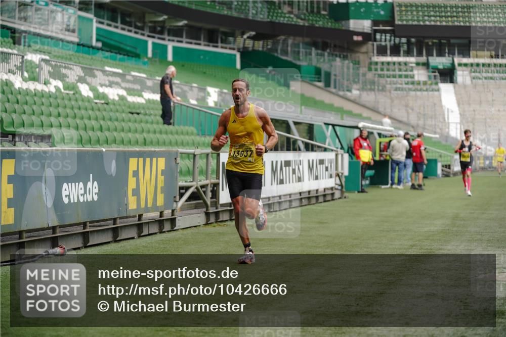 13.09.2026 - 21. swb-Marathon Bremen Michael Burmester http://msf.ph/oto/10426666 13.09.2026 10:17:08 Laufen im Stadion 10597, 12272, 12458, 13501, 13504, 13510, 13515, 13517, 13522, 13542, 13547, 13561, 13567, 13569, 13576, 13579, 13603, 13604, 13623, 13635 meine-sportfotos.de