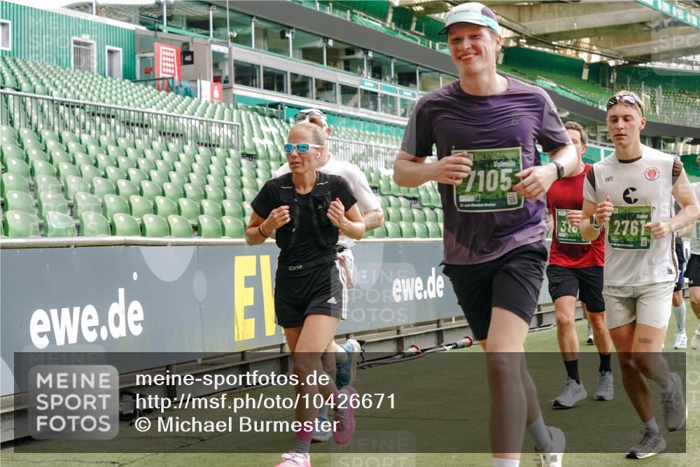 13.09.2026 - 21. swb-Marathon Bremen Michael Burmester http://msf.ph/oto/10426671 13.09.2026 13:02:15 Laufen im Stadion 150, 242, 282, 318, 440, 531, 687, 722, 930, 936, 946, 1006, 1067, 1163, 1250, 1436, 1448, 1460, 1582, 1611, 1896, 2033, 2047, 2062, 2276, 2292, 2345, 2364, 2370, 2378, 2409, 2421, 2485, 2491, 2513, 2560, 2561, 2627, 2638, 2666, 2668, 2779, 2900, 2987, 3013, 3044, 3114, 3163, 3164, 3187, 3248, 3258, 3294, 3334, 3372, 3374, 3375, 3392, 3496, 3524, 3526, 3527, 3576, 3585, 3603, 3667, 3721, 3806, 3852, 3893, 3938, 3970, 3983, 4000, 4133, 4506, 4558 meine-sportfotos.de